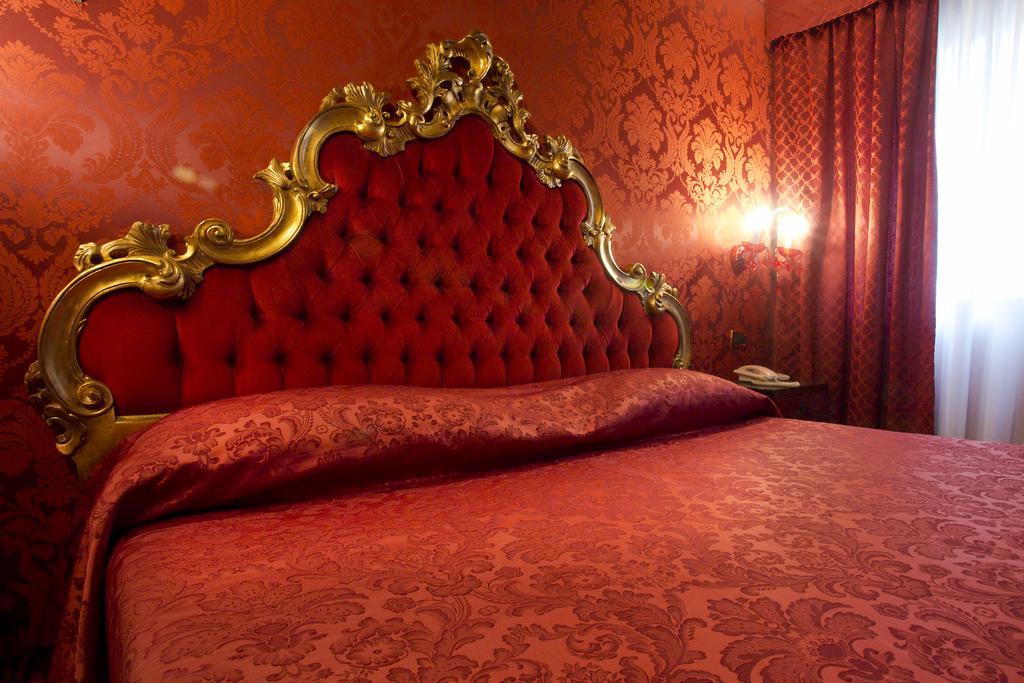 Standard Double Room,110274135:JPEG