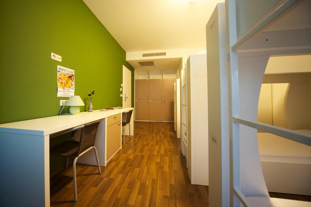 Bed in 6-Bed Mixed Dormitory Room,110568765:JPEG