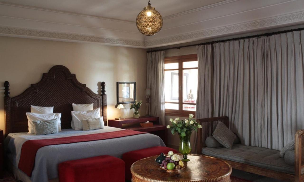 Executive Junior Suite fire place Loggia
