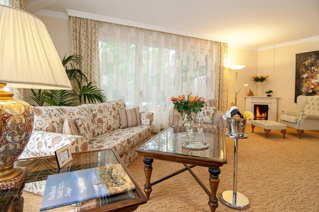 Deluxe Suite,119022631:JPEG