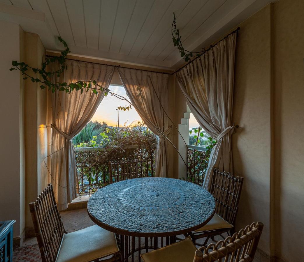 Executive Junior Suite fire place Loggia