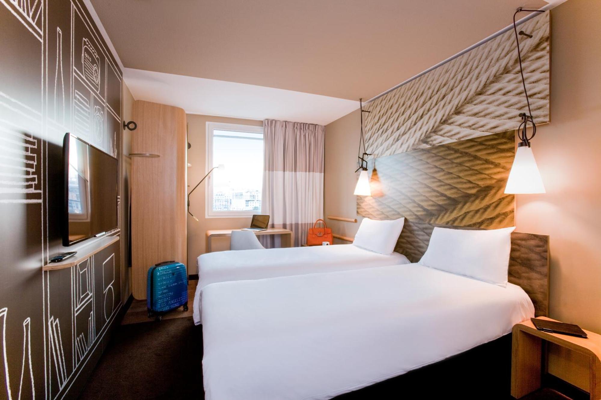 Standard Room One Double Bed One Single Bed,1498978852:JPEG