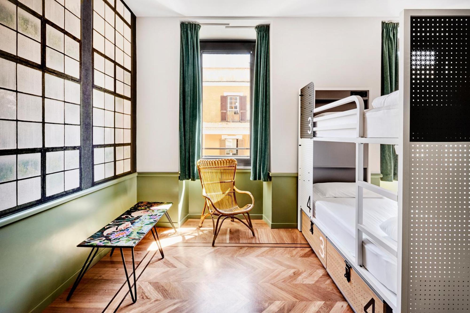 Vierbettzimmer mit Bad