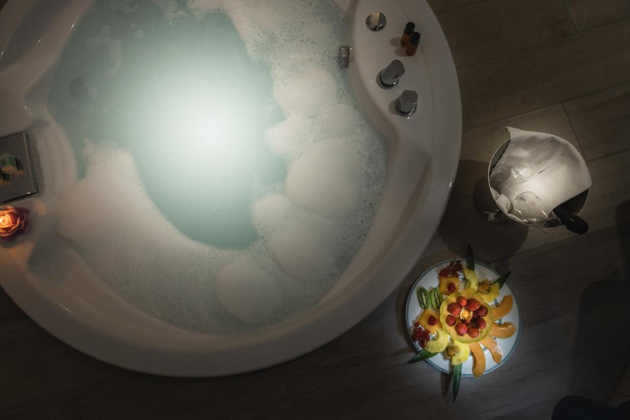 Deluxe Doppel-/Zweibettzimmer mit Whirlpool