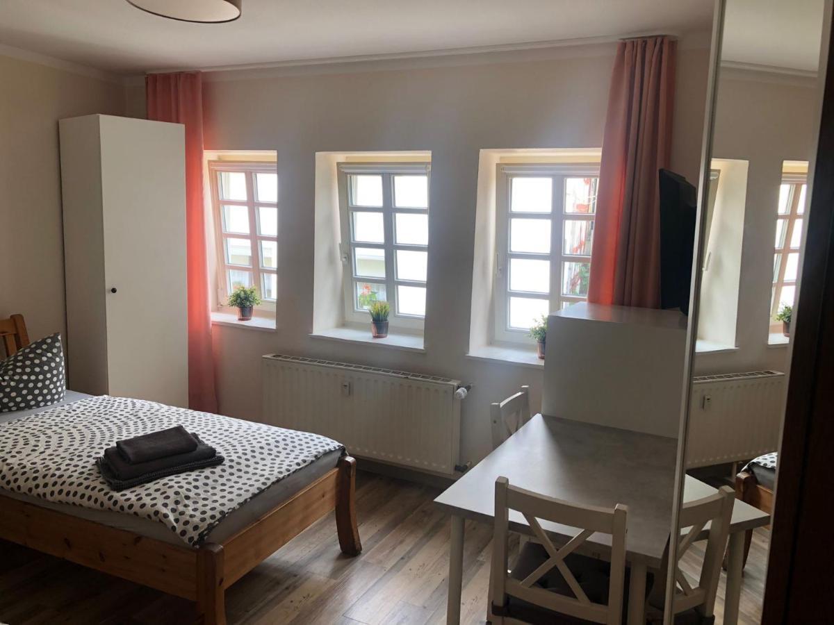 Doppel-/Zweibettzimmer mit Gemeinschaftsbad