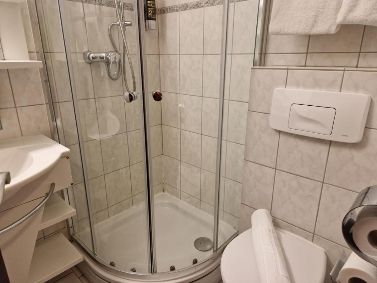 Single Room,1301074489:JPEG