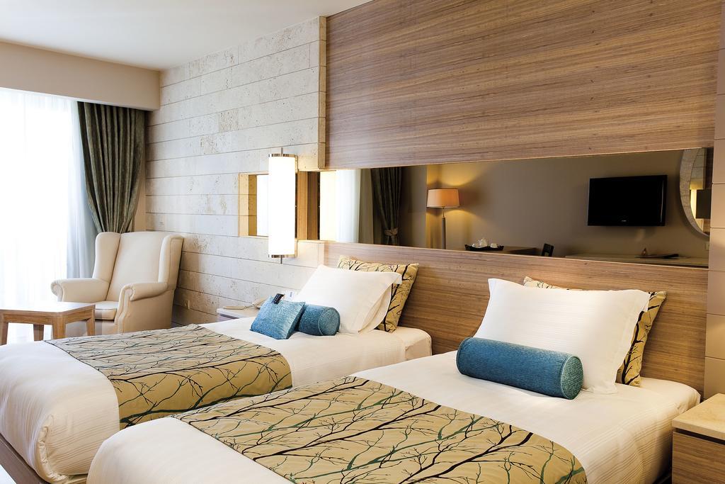 Doppelzimmer mit seitlichem Meerblick