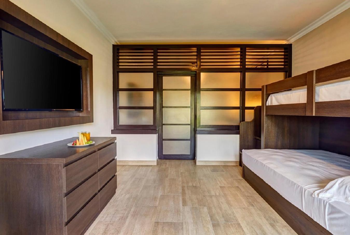 Luxury Family Room Diamond Club