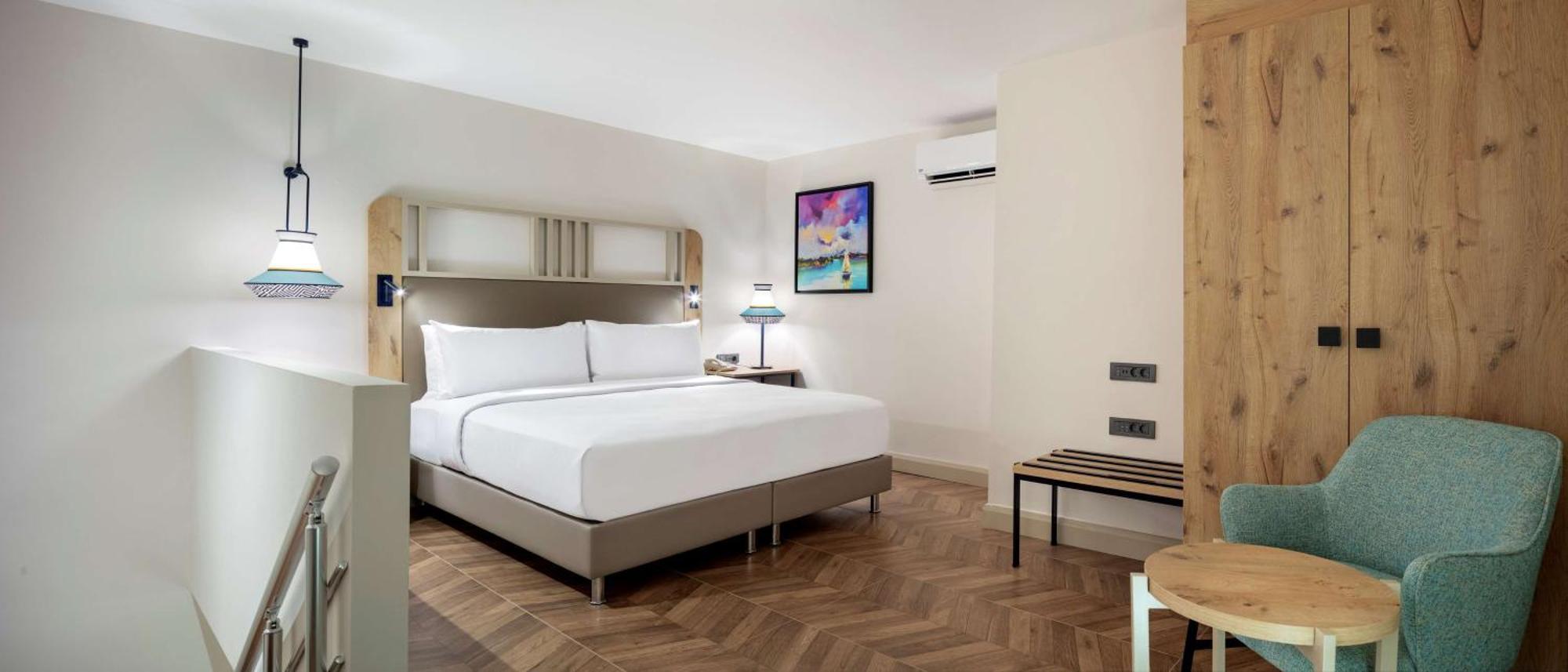 Maisonette-Zimmer mit Kingsize-Bett