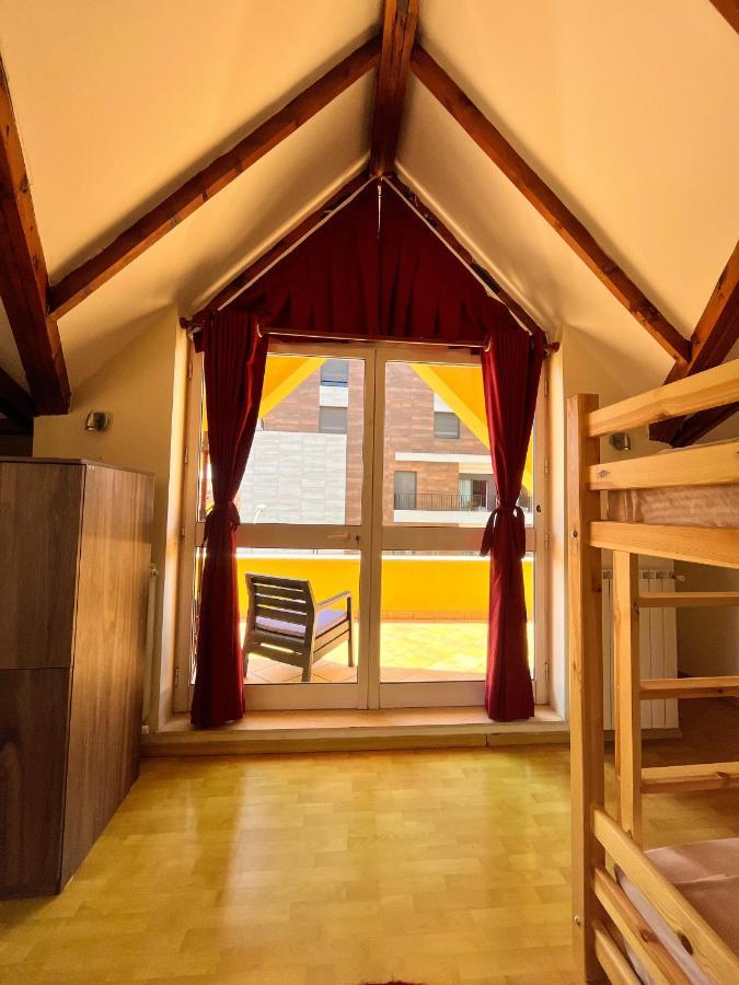 Bett im Frauenschlafsaal mit 6 Betten
