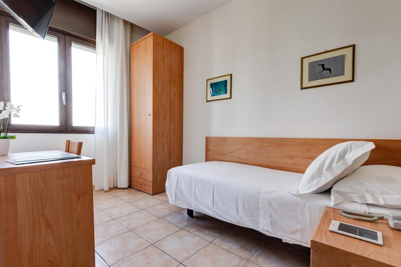 Single Room,1382254469:JPEG