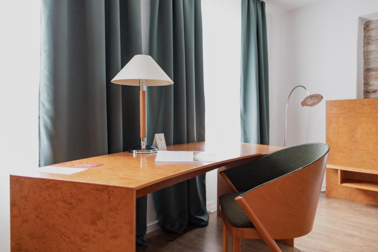 Double Room,1403107943:JPEG