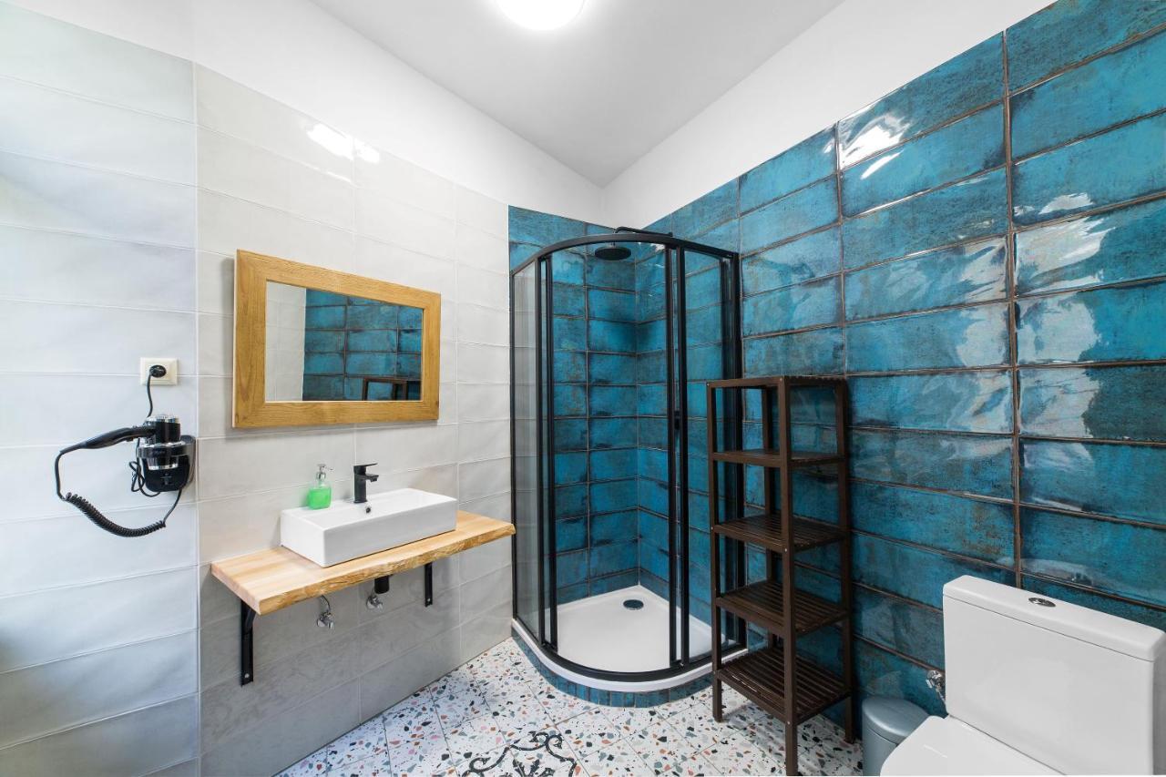 Dreibettzimmer mit eigenem Bad