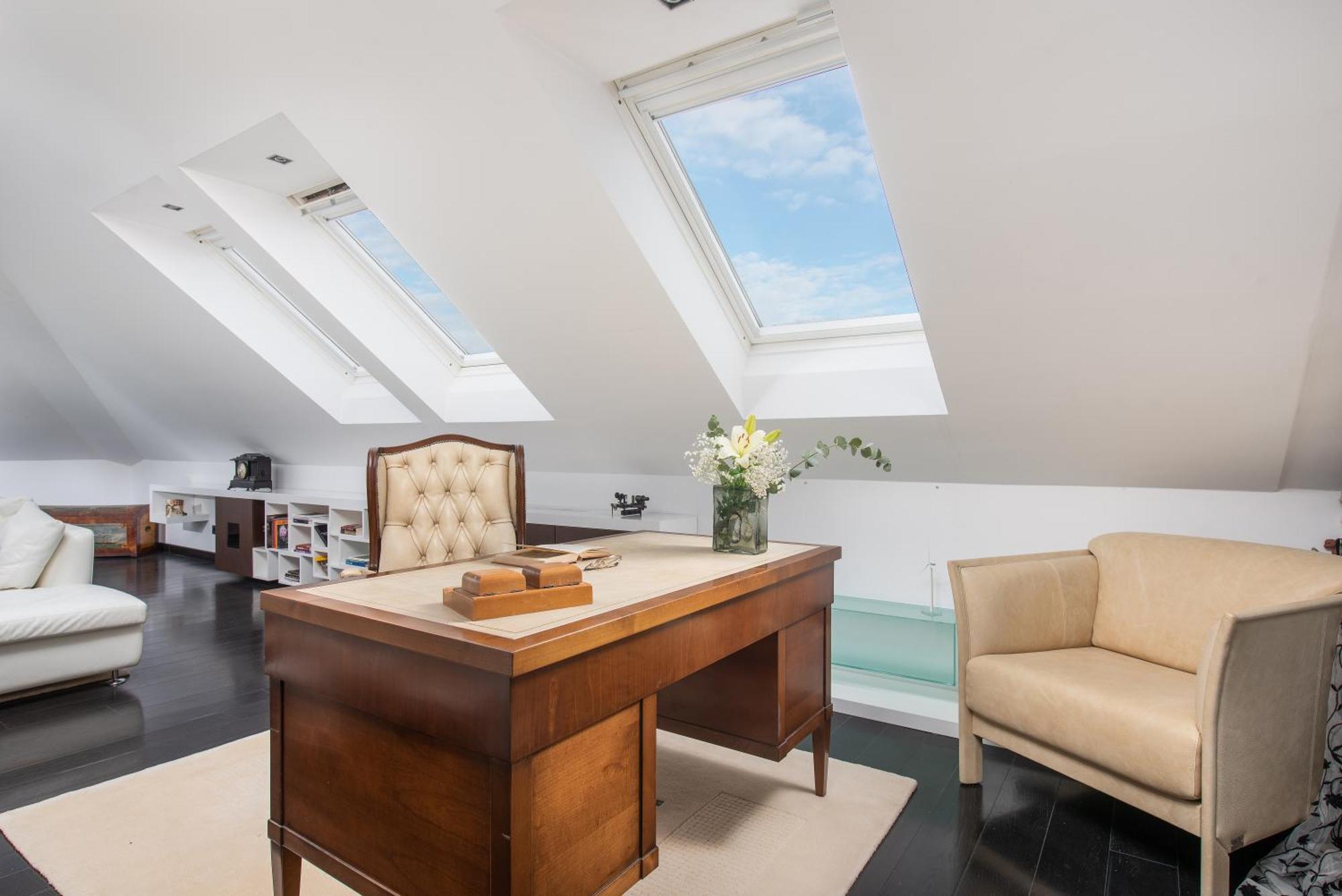 Penthouse-Suite mit Whirlpool-Terrasse und Blick auf die Altstadt