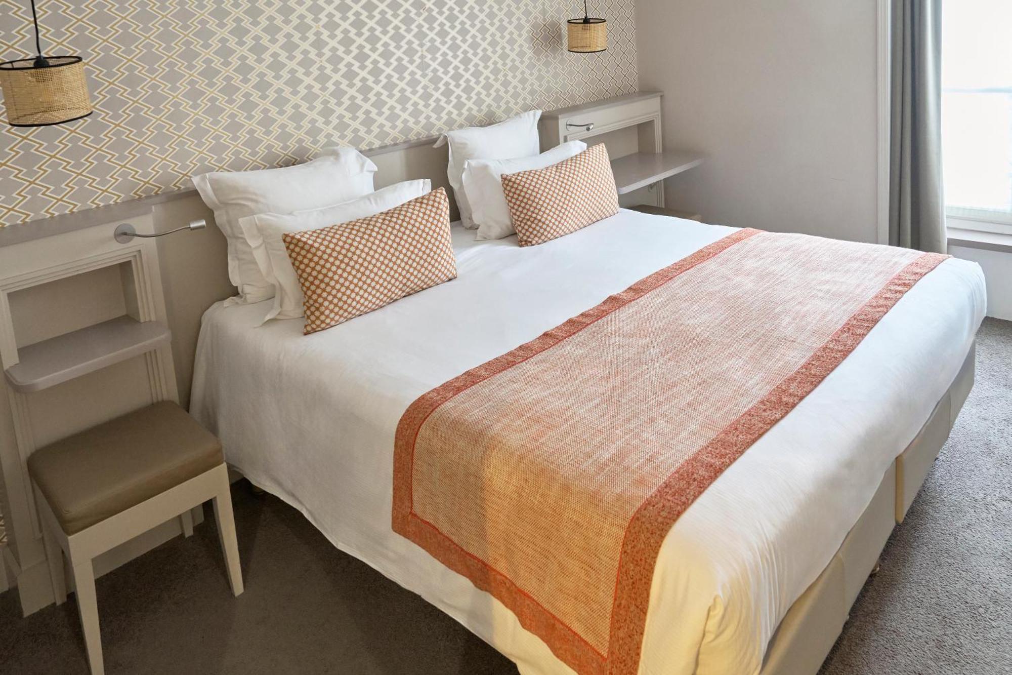 Deluxe Double or Twin Room,1538786455:JPEG