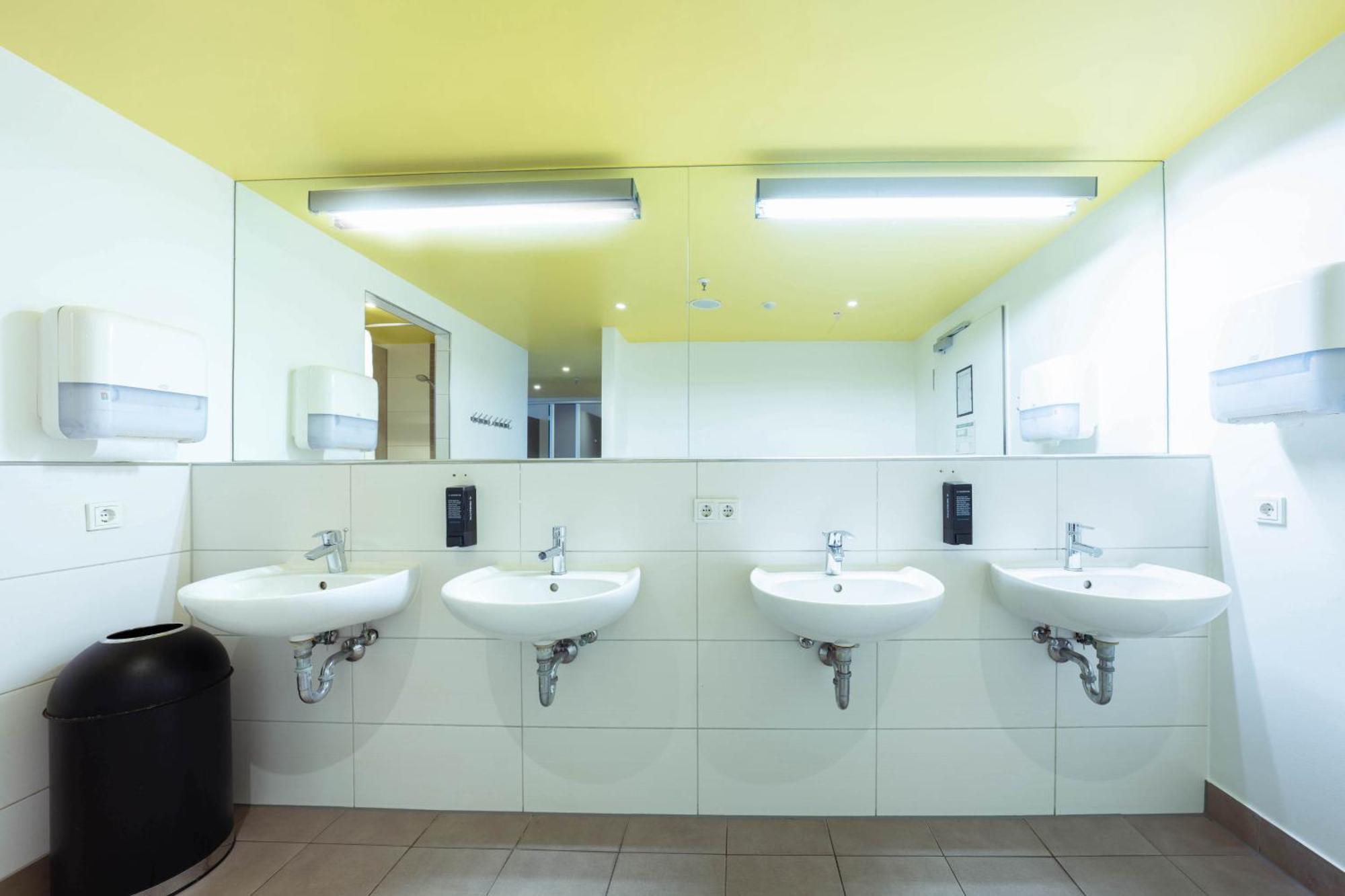6-Bett-Zimmer mit Gemeinschaftsbad