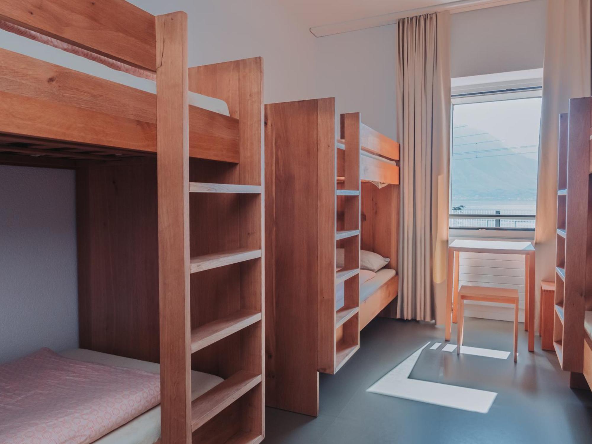 6-Bett-Zimmer mit Gemeinschaftsbad