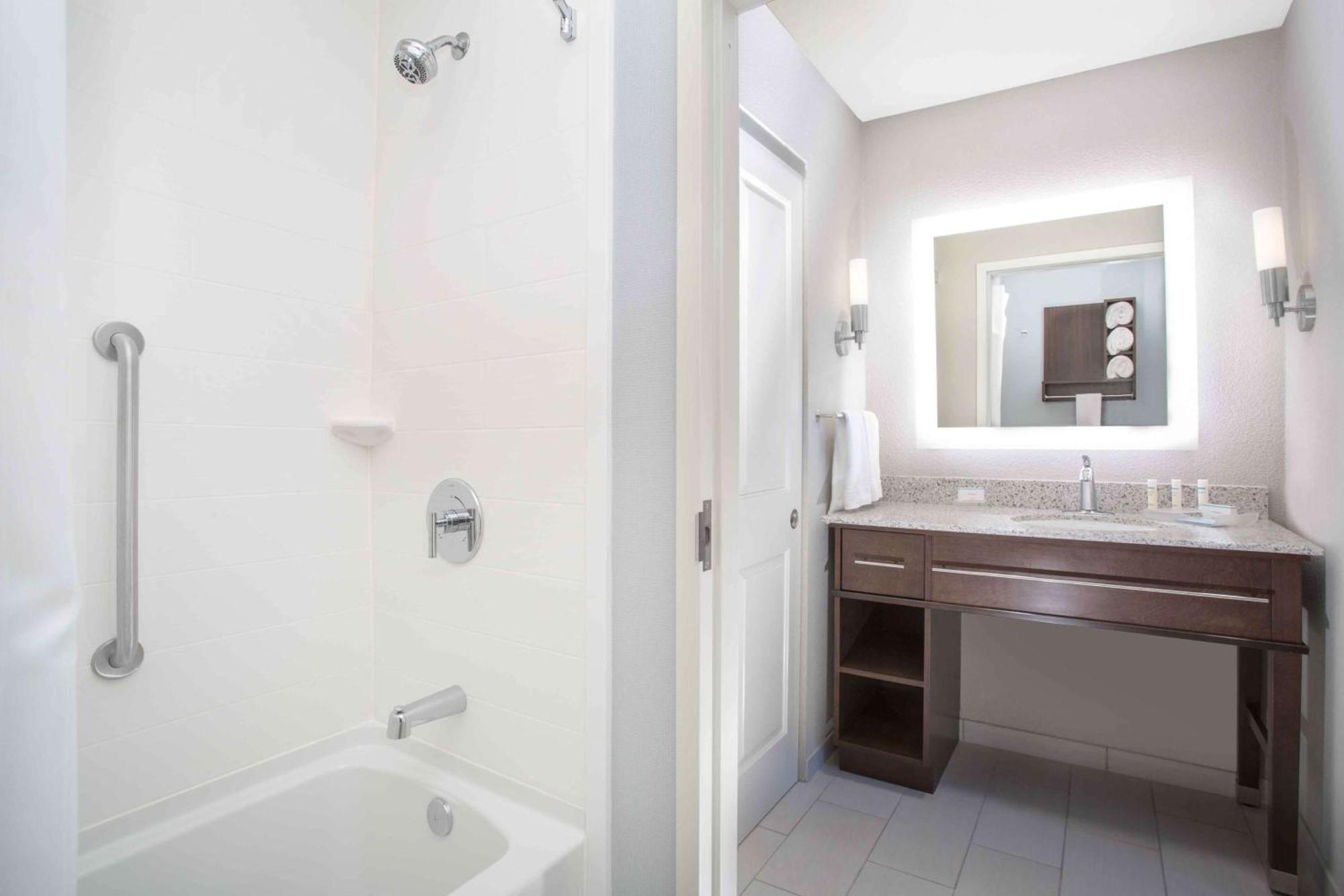 Suite mit 1 Schlafzimmer und 2 Queensize-Betten - Nichtraucher