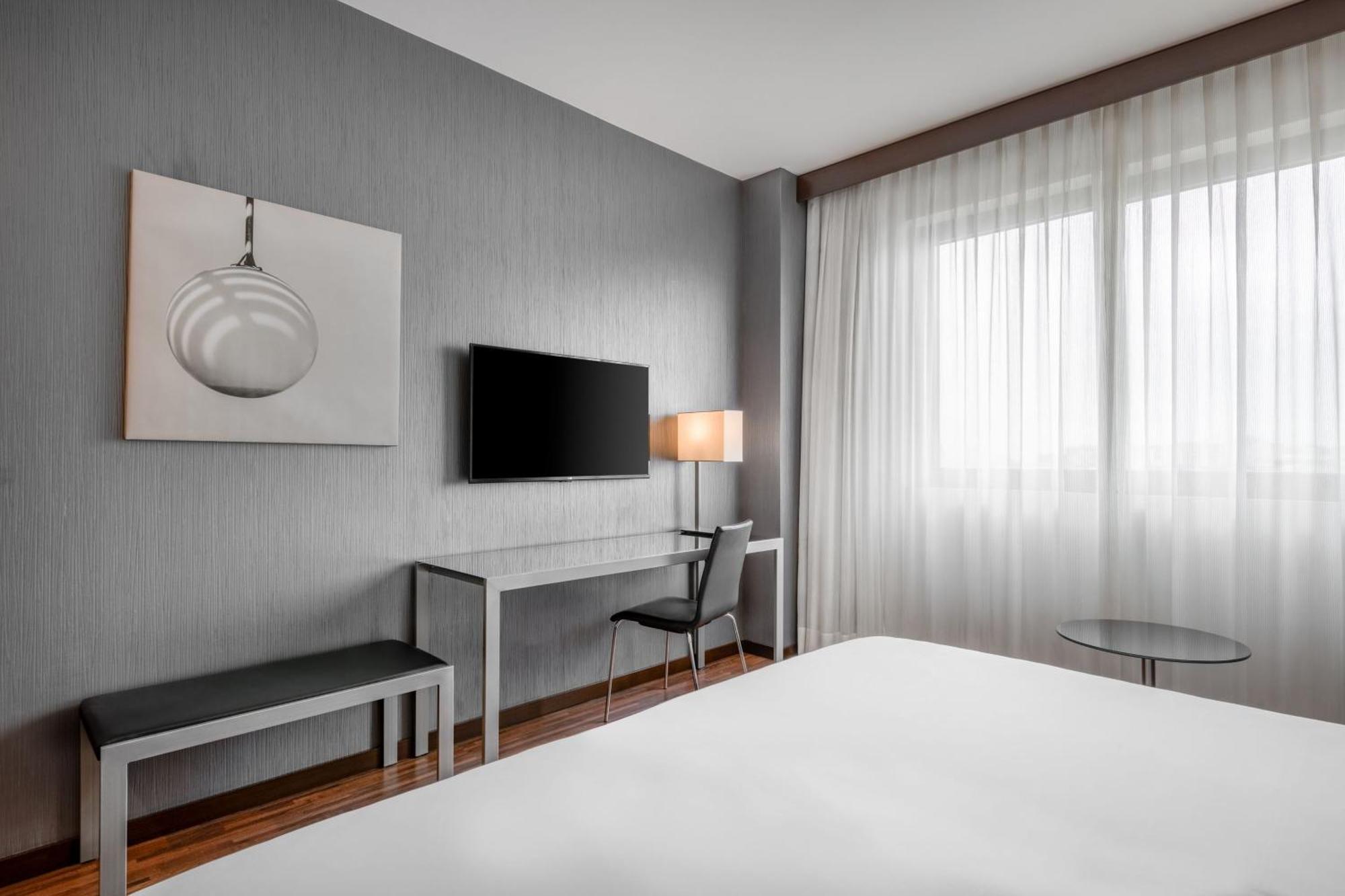 Standard Zimmer mit Kingsize-Bett und kostenlosem WLAN