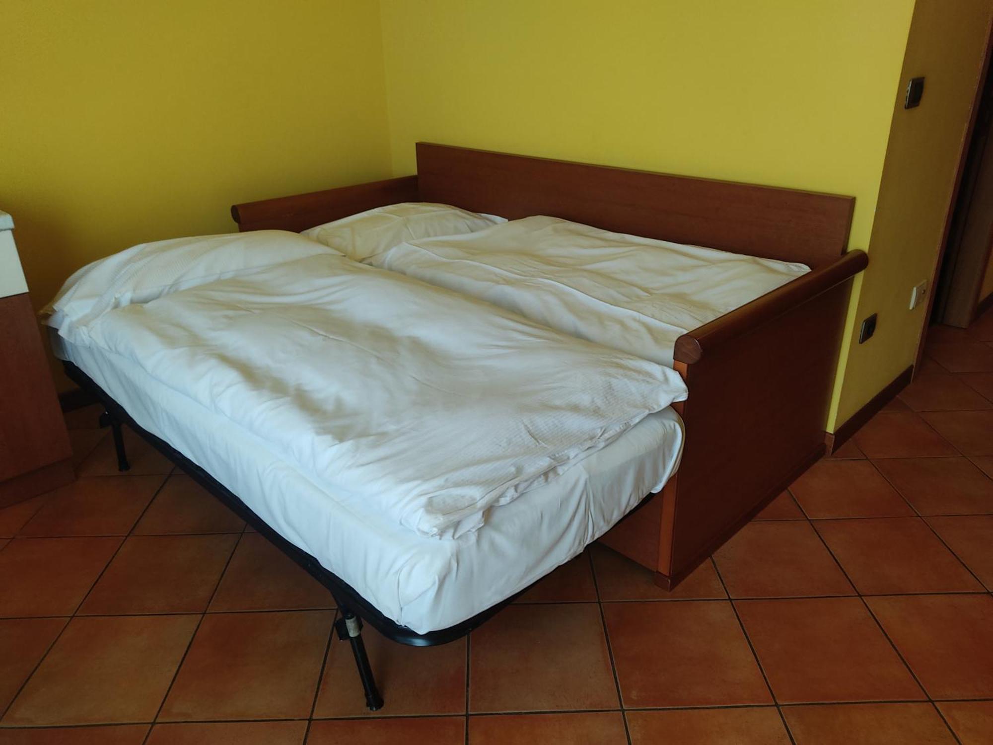 Quadruple Room Lake View,1558112734:JPEG