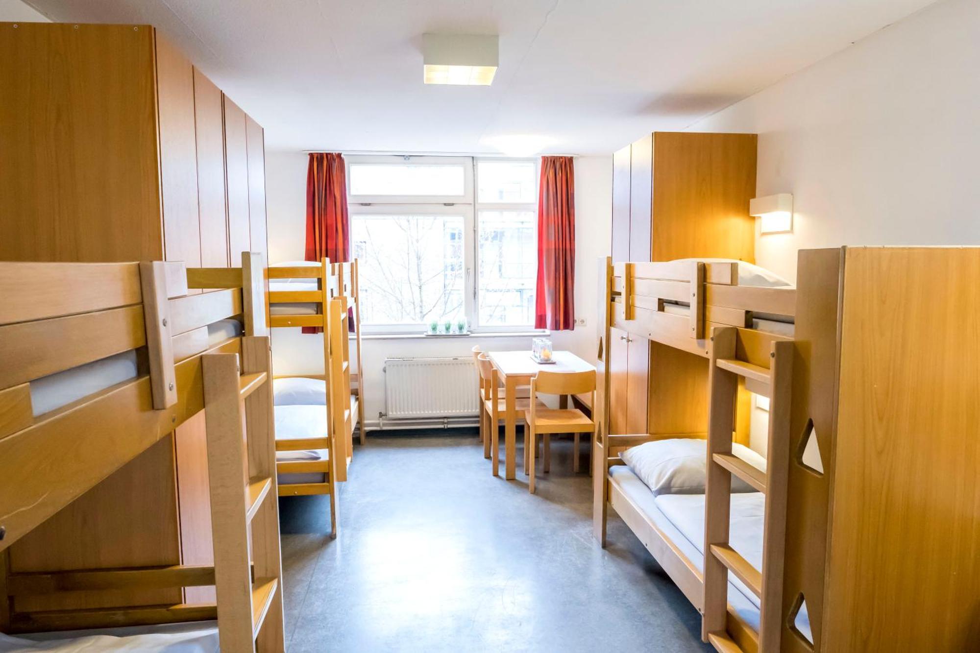 One Bed Six-Bed Room men only,11716571:JPEG