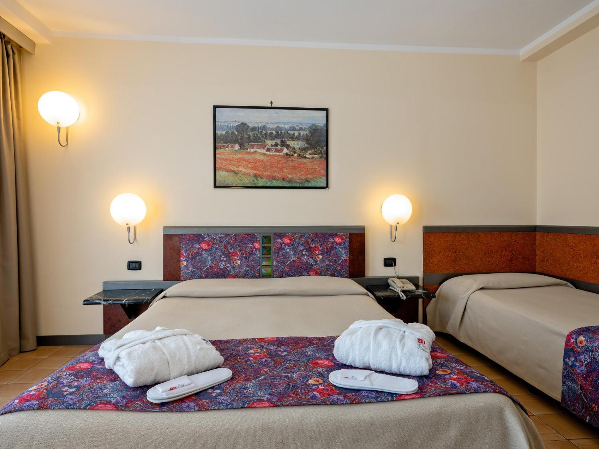 Deluxe Triple Room Balcony
