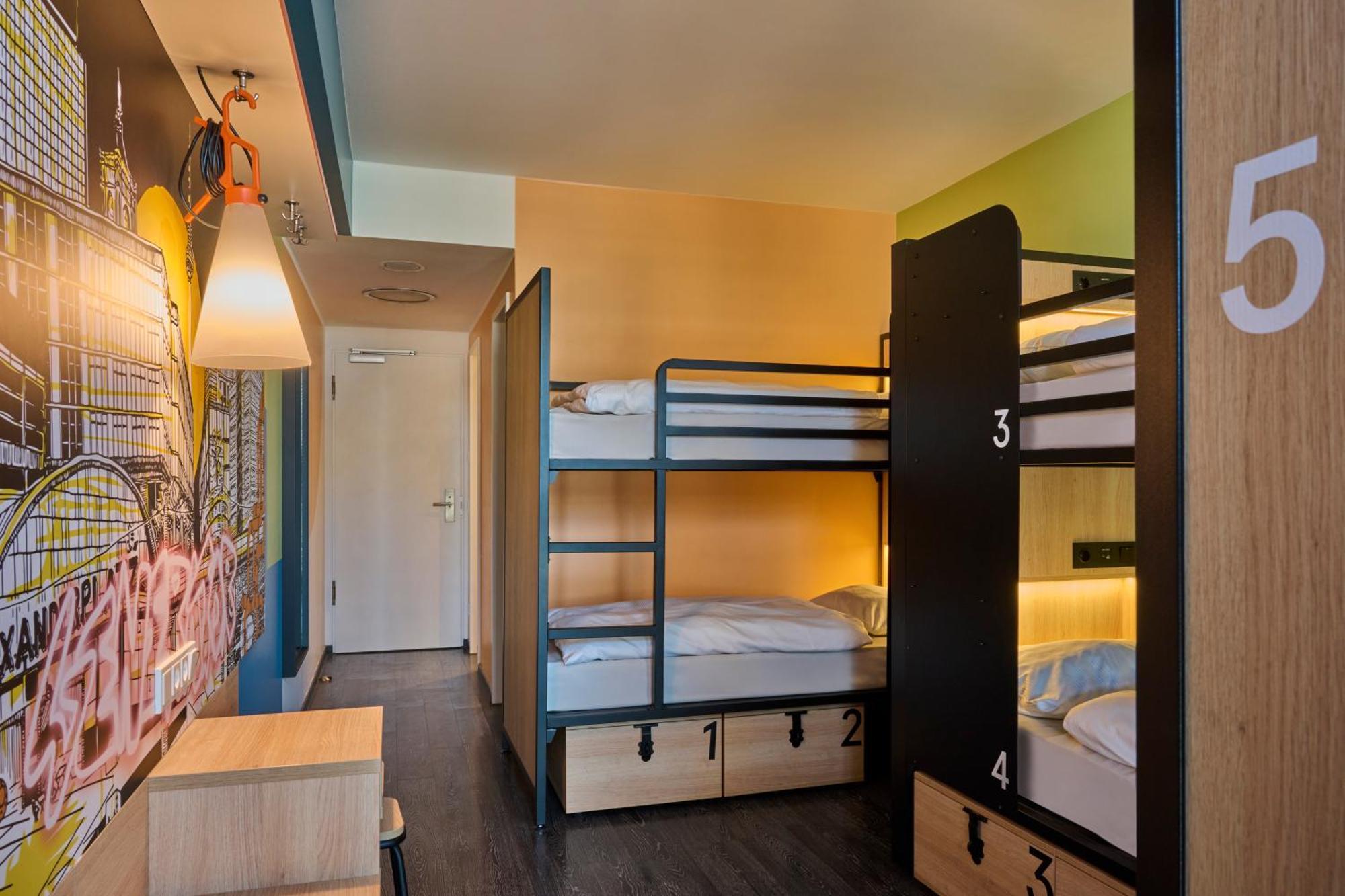 6-Bettzimmer mit privatem Badezimmer