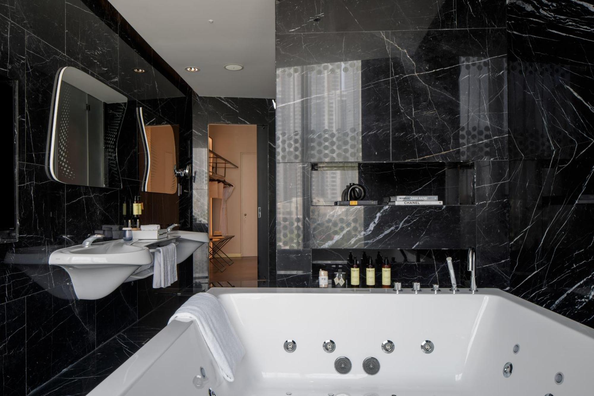 2 Bedroom Ultimate ME + Suite with Lounge and Jacuzzi