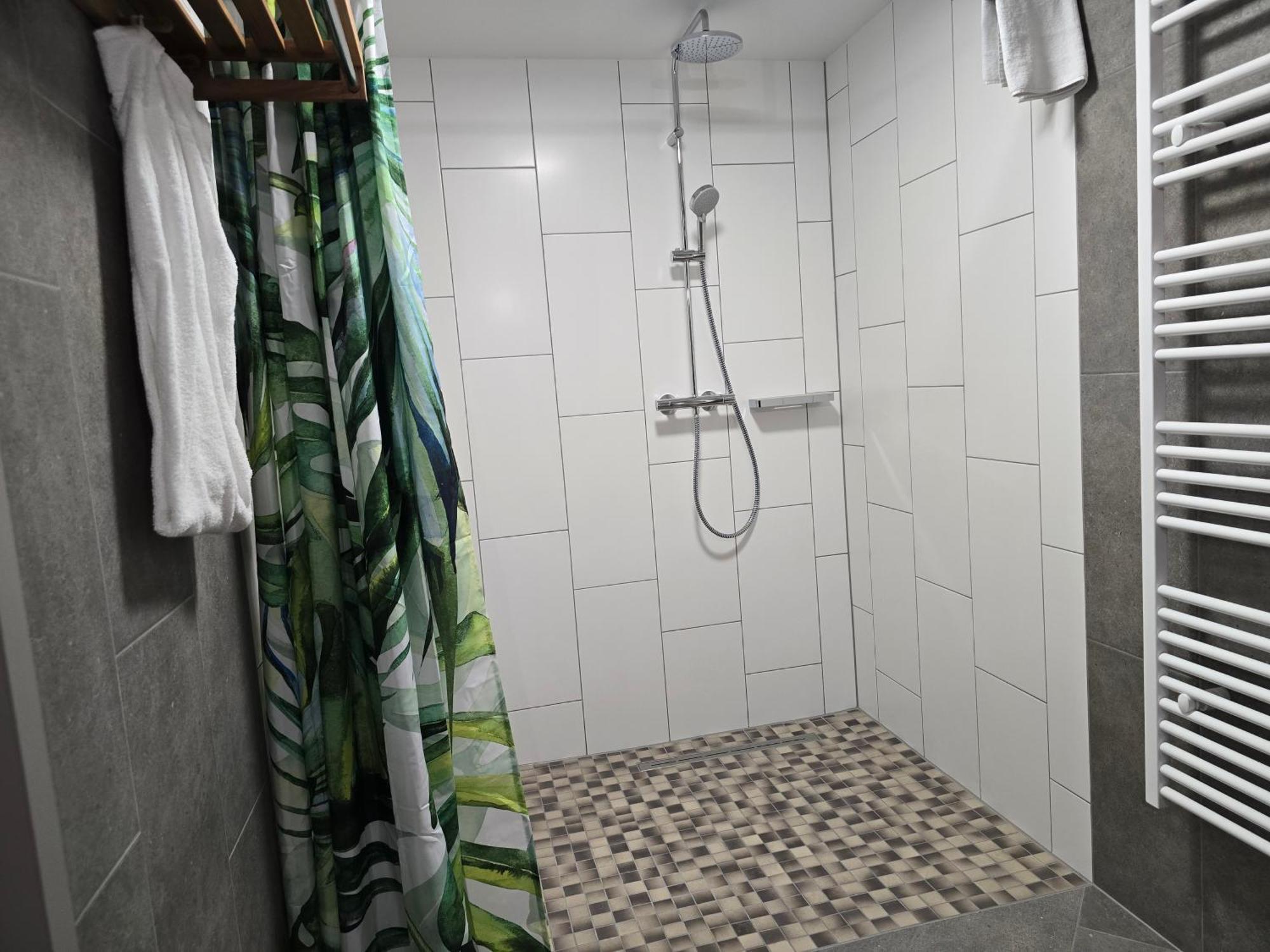One-Bedroom Apartment,1635305633:JPEG