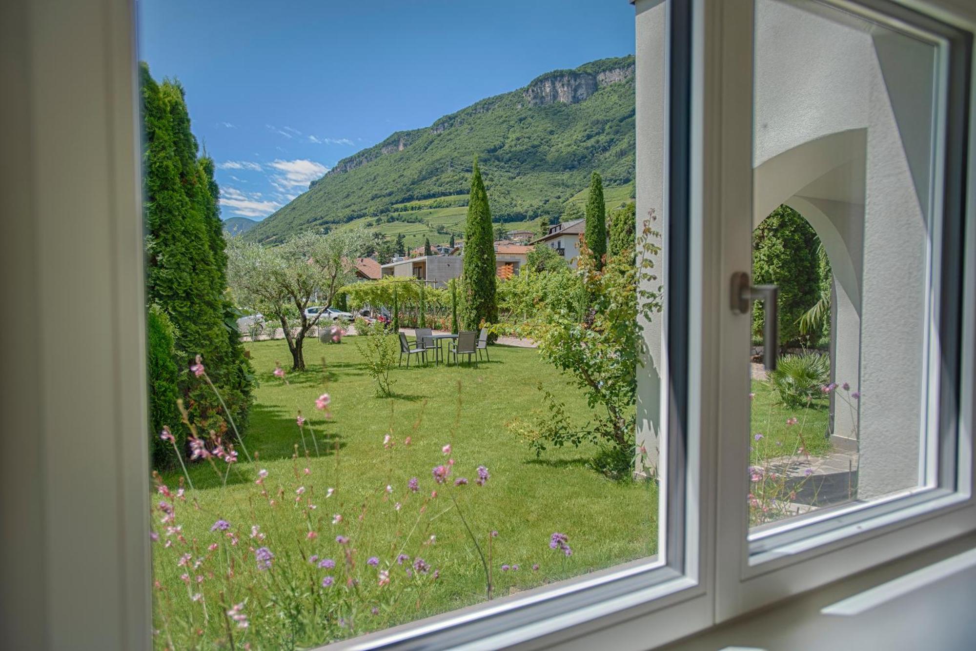 One-Bedroom Apartment Garden