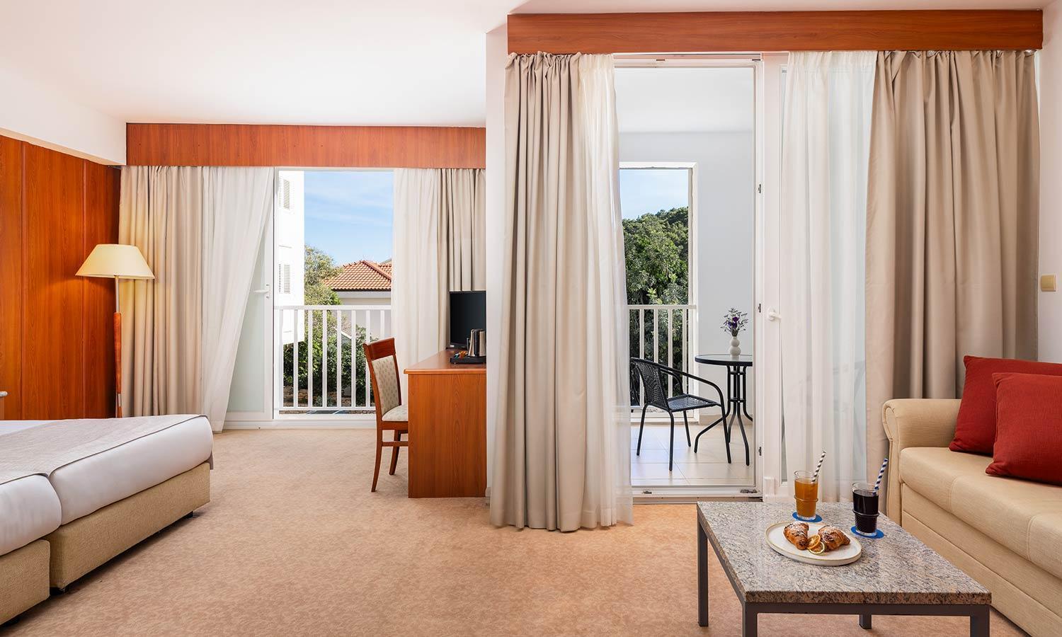 Superior Junior Suite,1697797958:JPEG