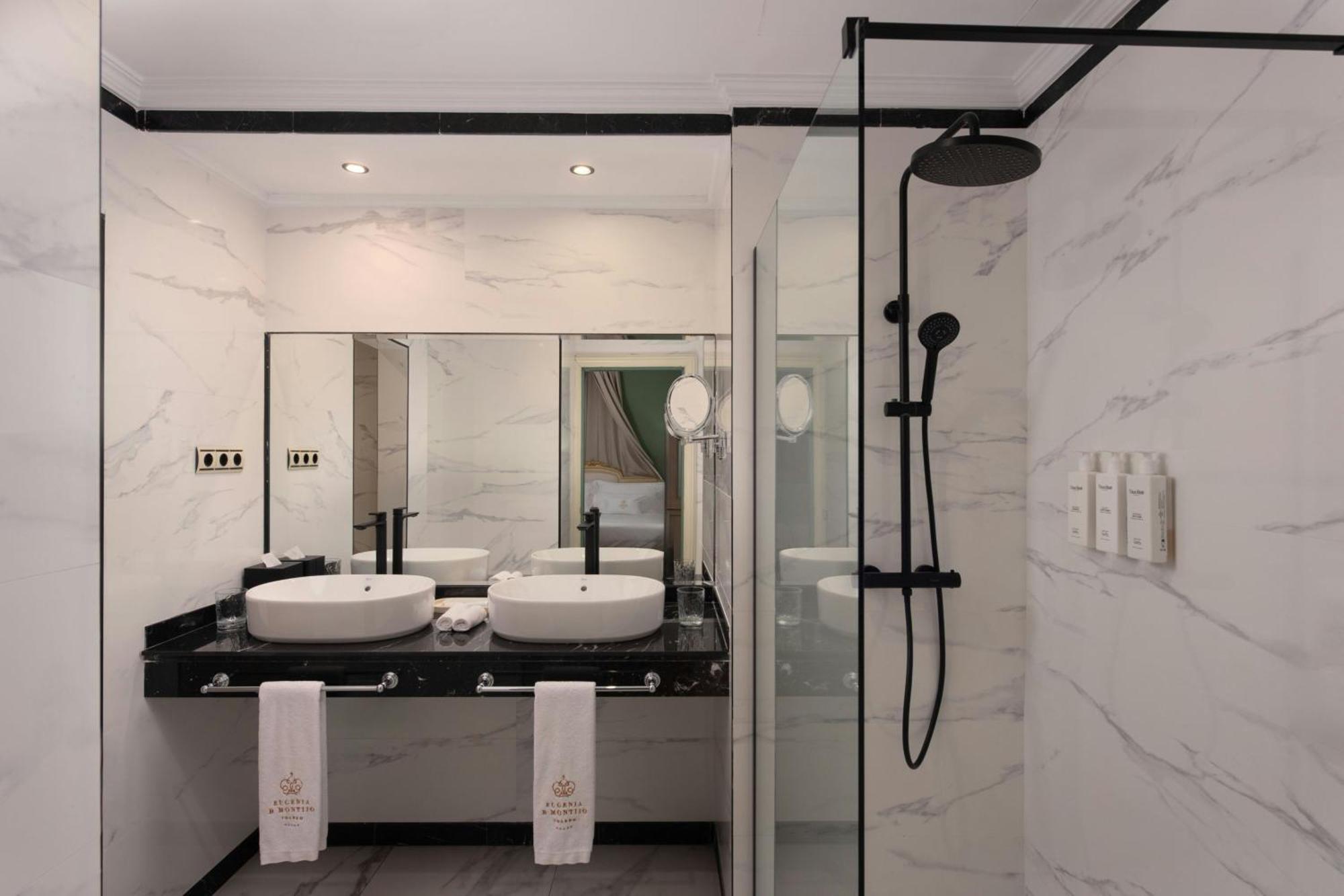 Suite The Empress mit 1 Schlafzimmer mit 1 Kingsize-Bett und Stadtblick