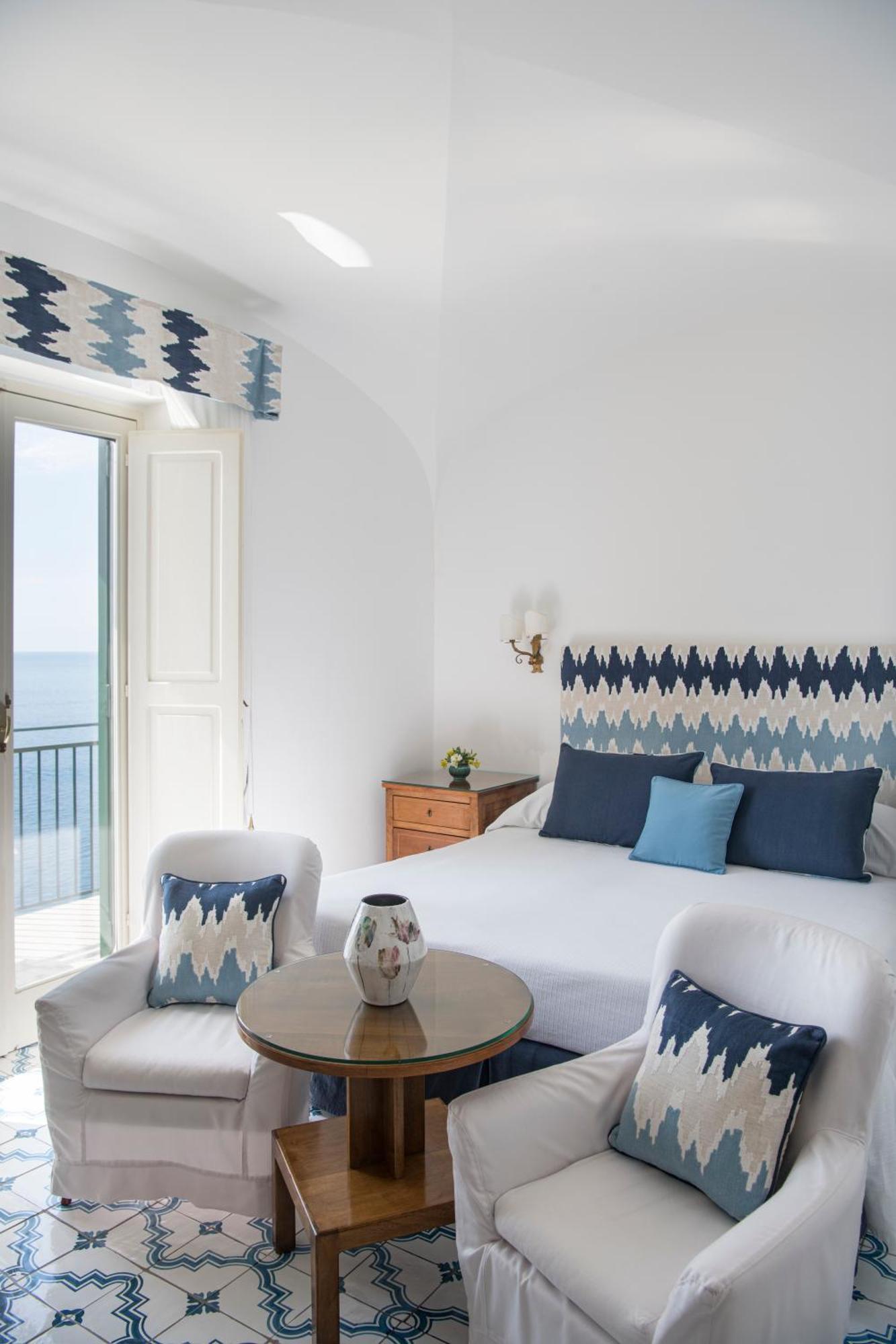 Doppelzimmer mit Balkon und Meerblick