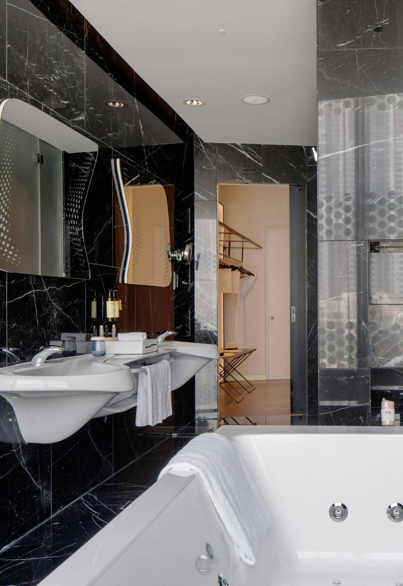 2 Bedroom Ultimate ME + Suite with Lounge and Jacuzzi