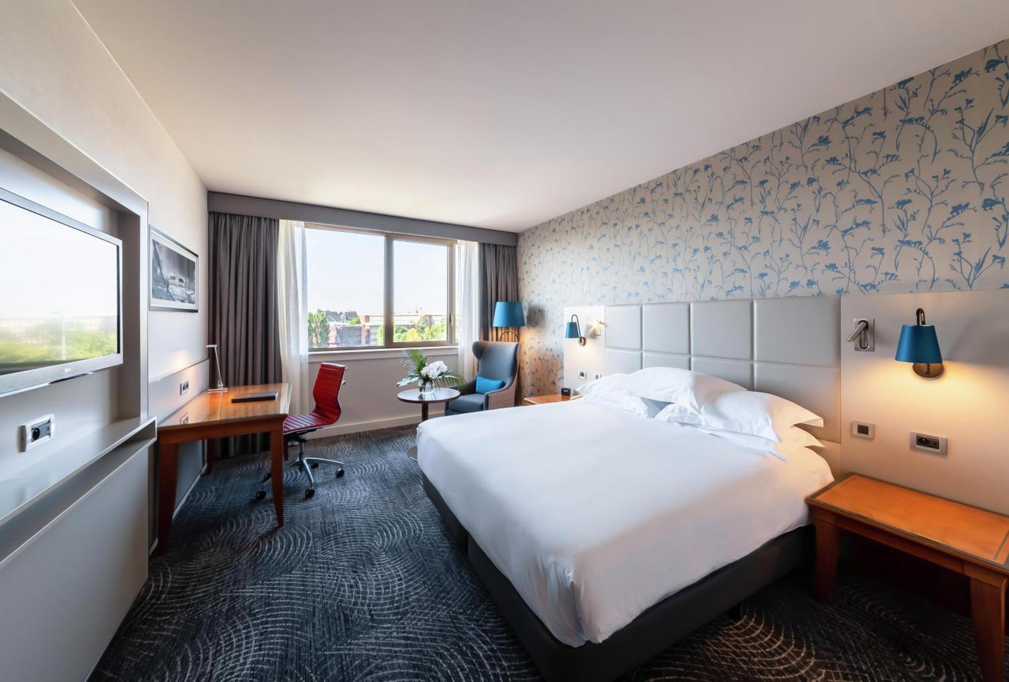 Deluxe Connected Room,1765814271:JPEG