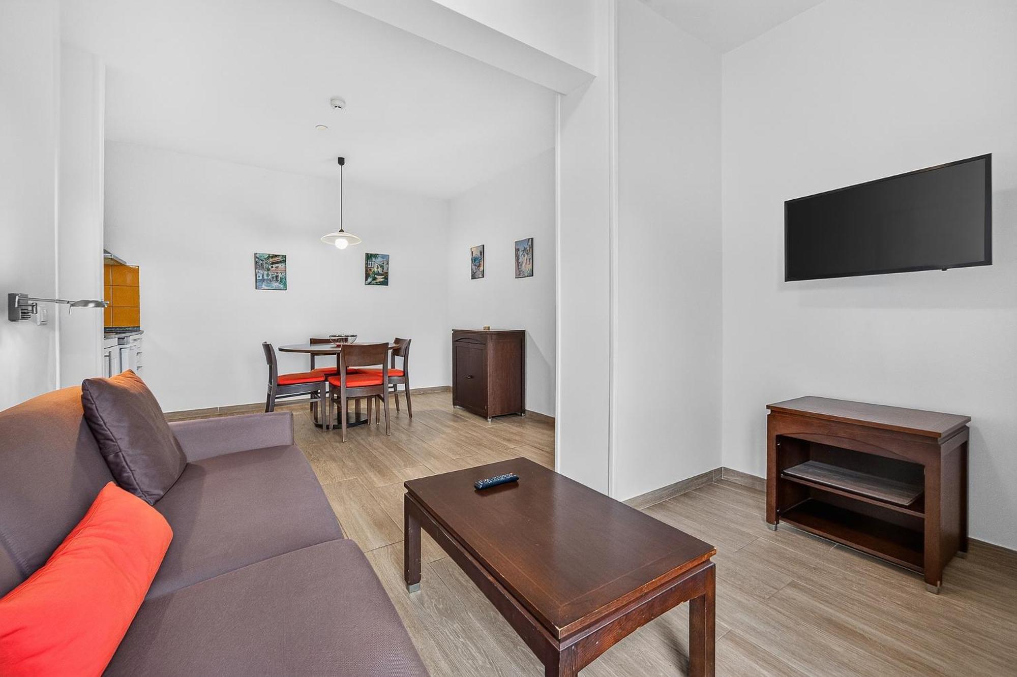One-Bedroom Deluxe Apartment