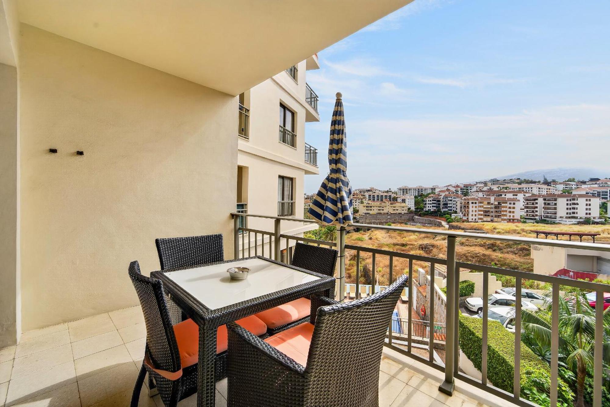 Studio Balcony