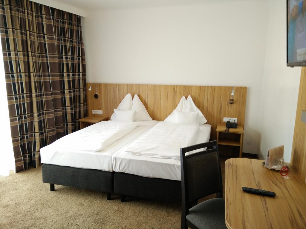 Standard Double Room,215292755:JPEG