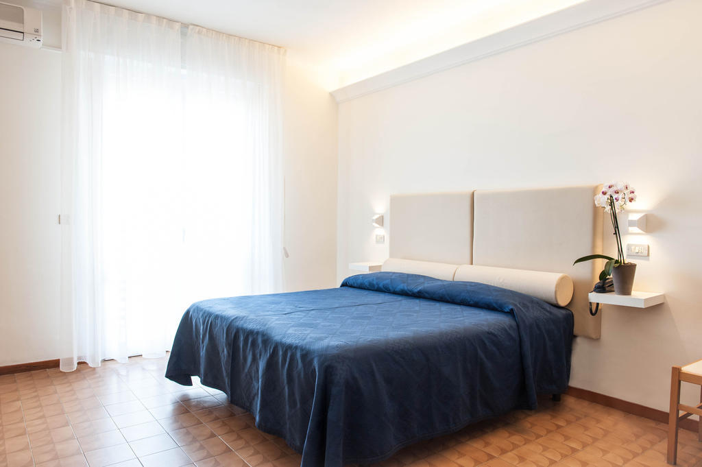 Doppelzimmer mit Balkon