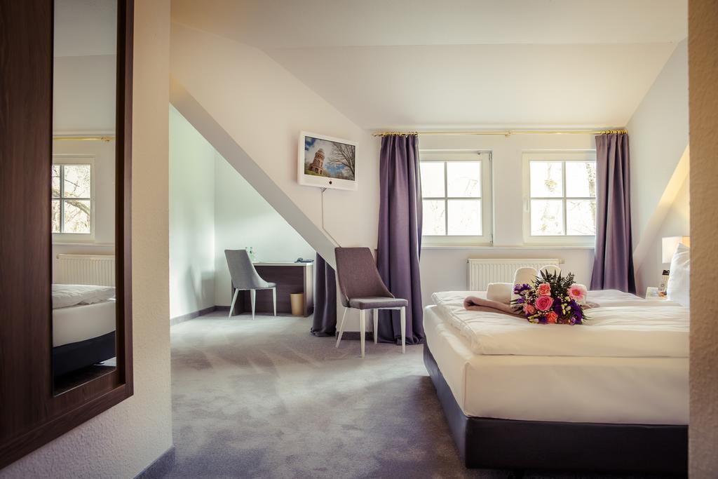 Double Room,402082239:JPEG