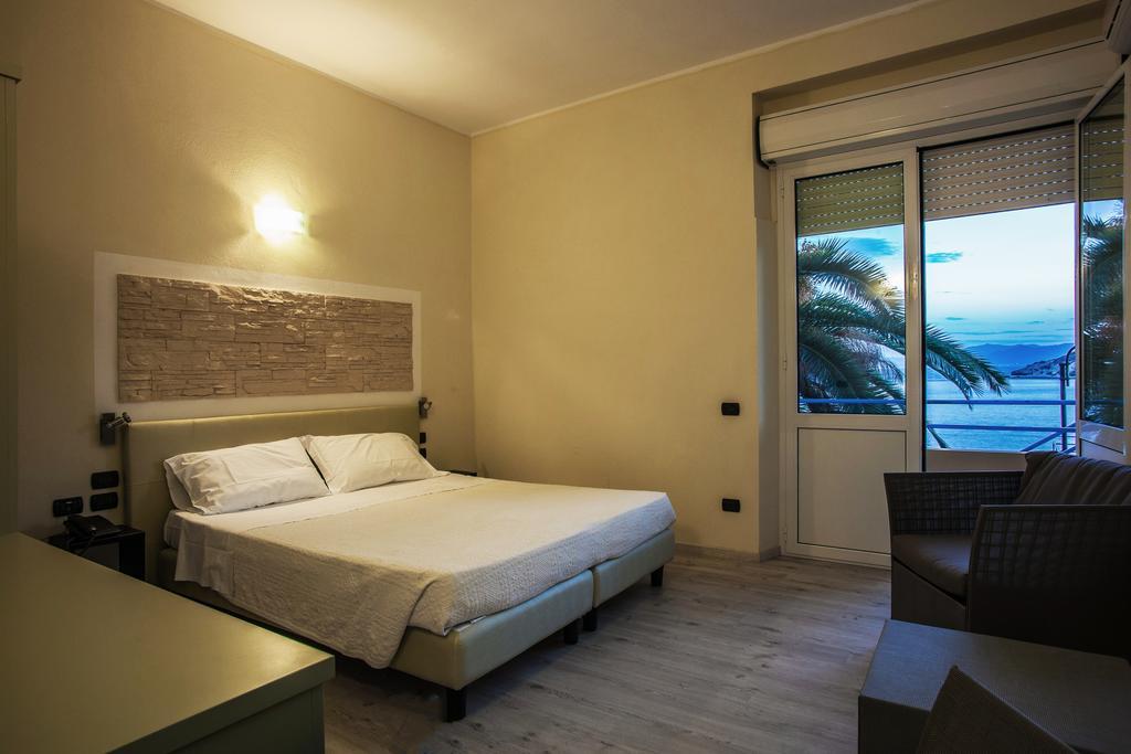 Deluxe Double or Twin Room Sea View,240818561:JPEG