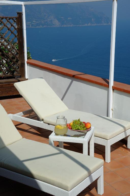 Junior Suite mit Terrasse und Meerblick.