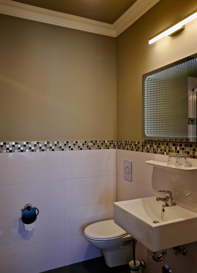 Double Room,665850015:JPEG
