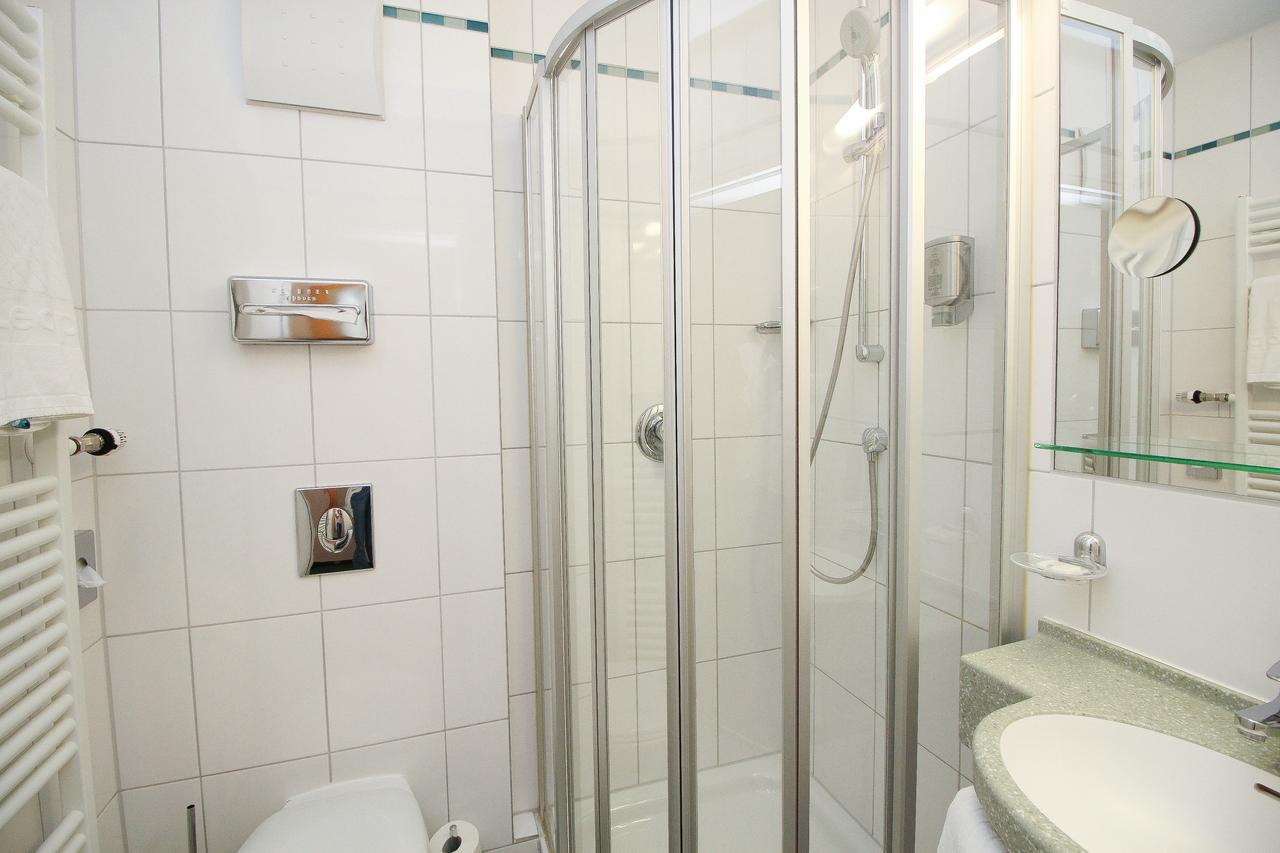 Standard Single Room,670439247:JPEG