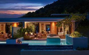 Pool-Pavillon mit Kingsize-Bett und eingeschränktem Meerblick