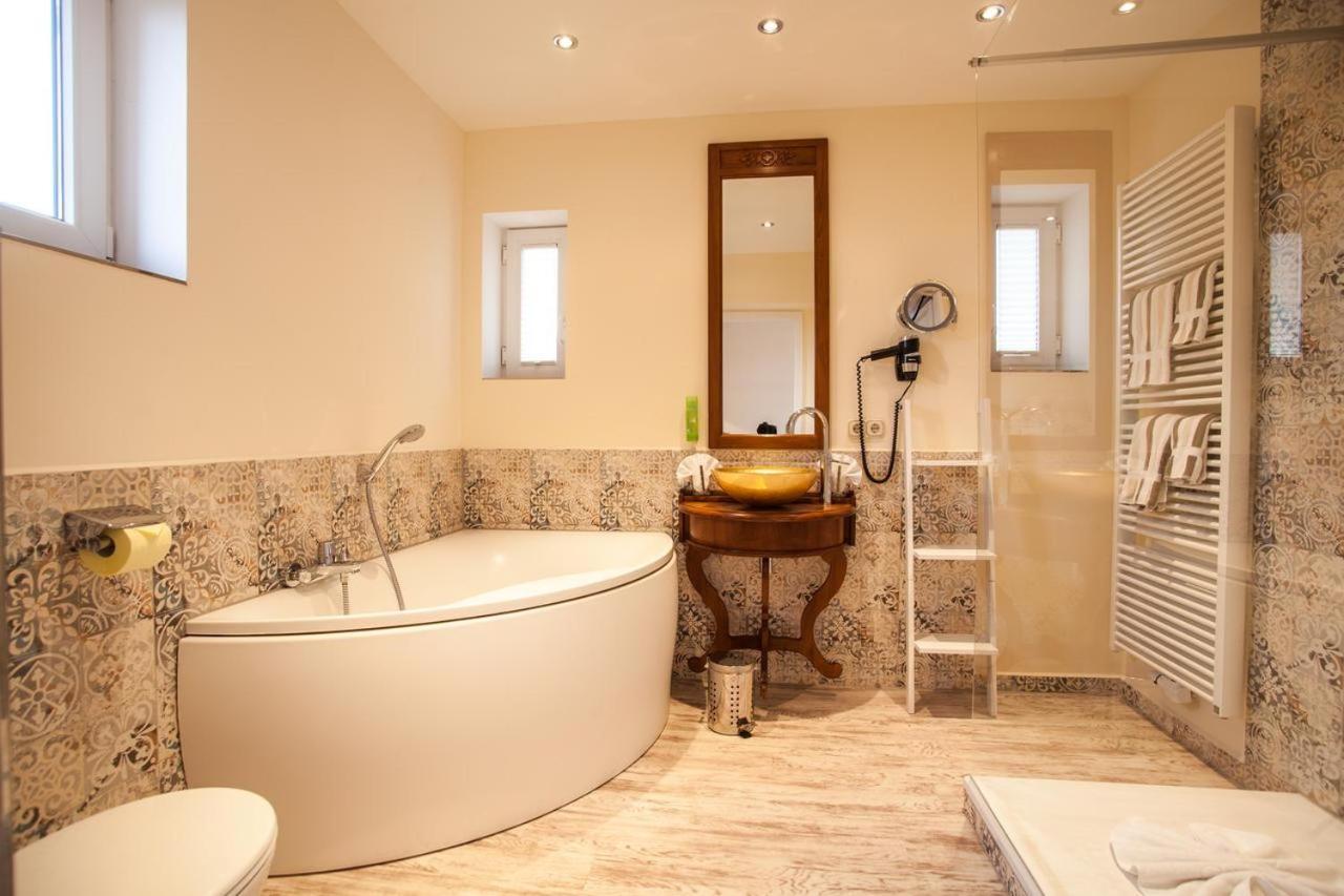 Superior Double Room,754323220:JPEG