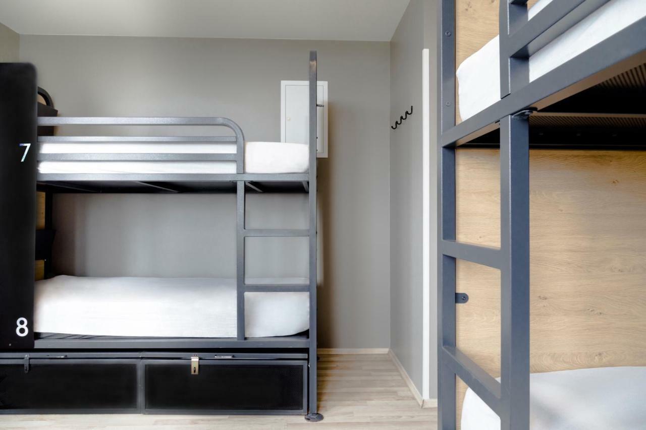 Bed 8-Bed Mixed Dormitory Room