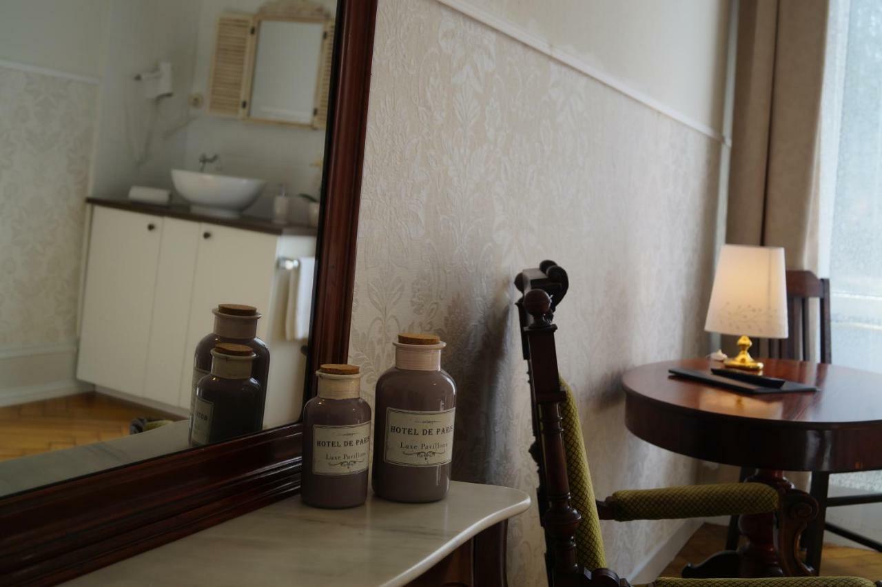 Single Room,871204529:JPEG