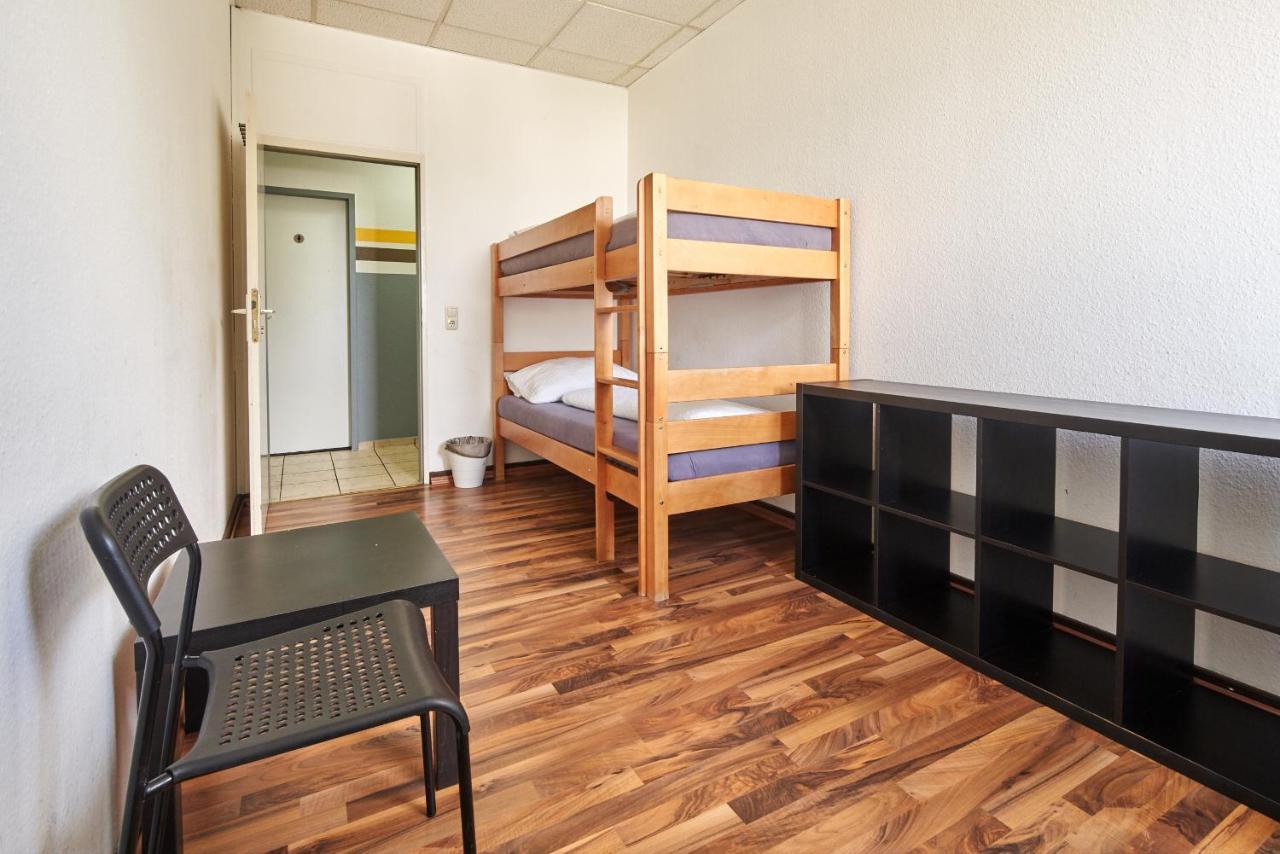 Dreibettzimmer mit Gemeinschaftsbad