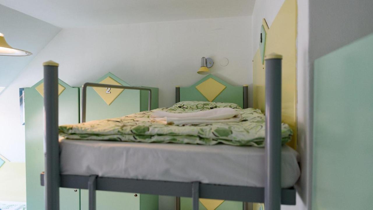 Bed 4-Bed Female Dormitory Room,1248832924:JPEG